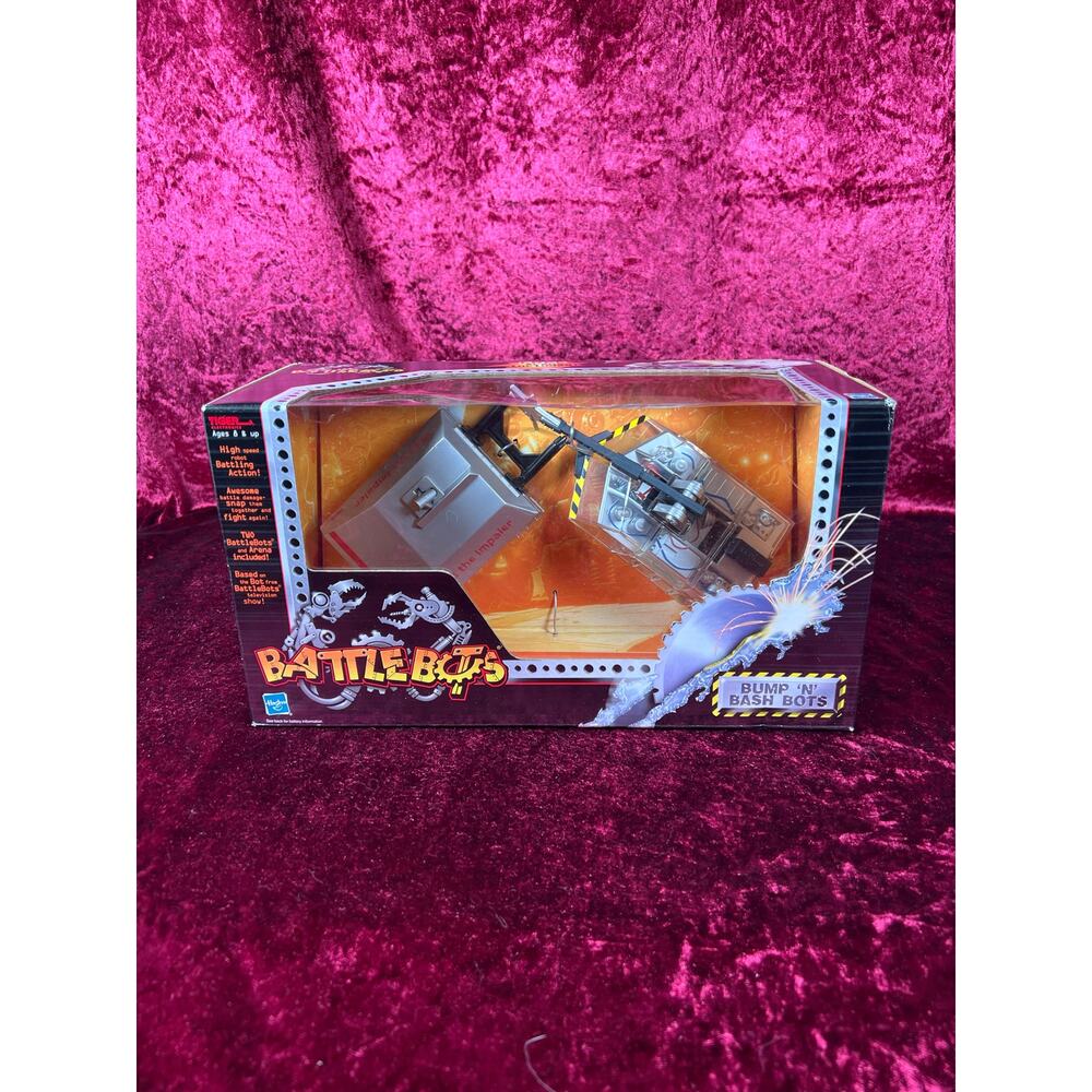 Vintage Battle Bot Bump N Bash Bots KillerHurtz and Vlad The Impaler Hasbro 2001